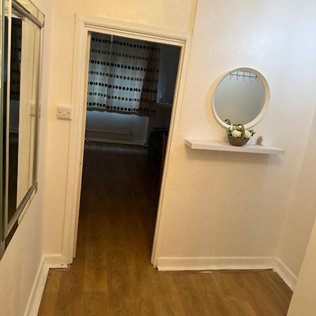 One Bedroom Apartment In Tower Bridge Road Лондон Экстерьер фото