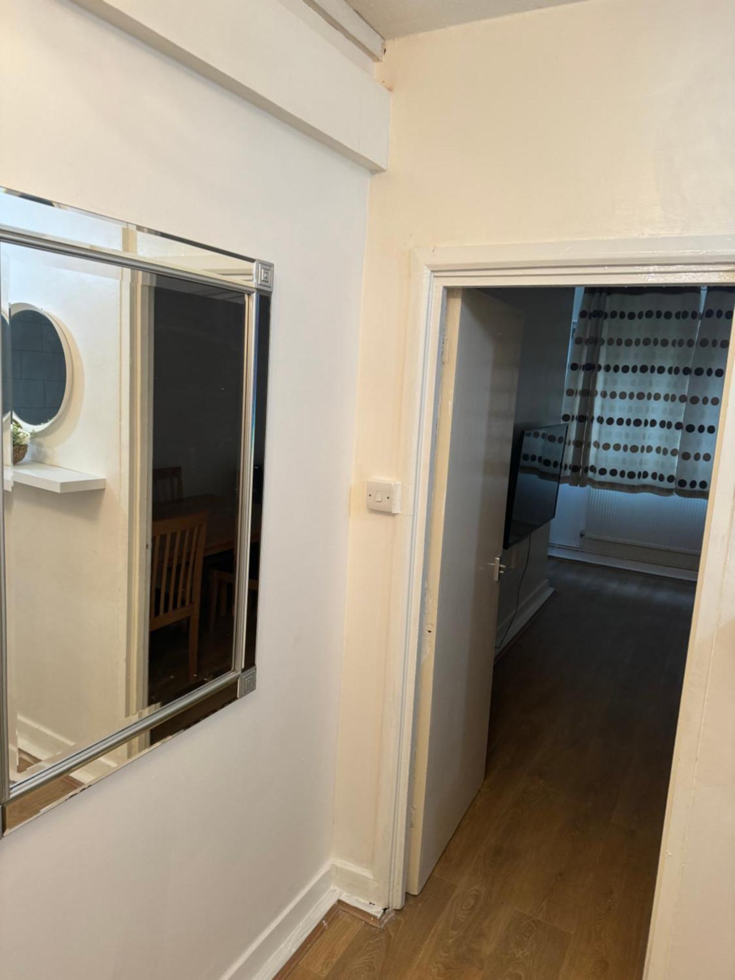 One Bedroom Apartment In Tower Bridge Road Лондон Экстерьер фото