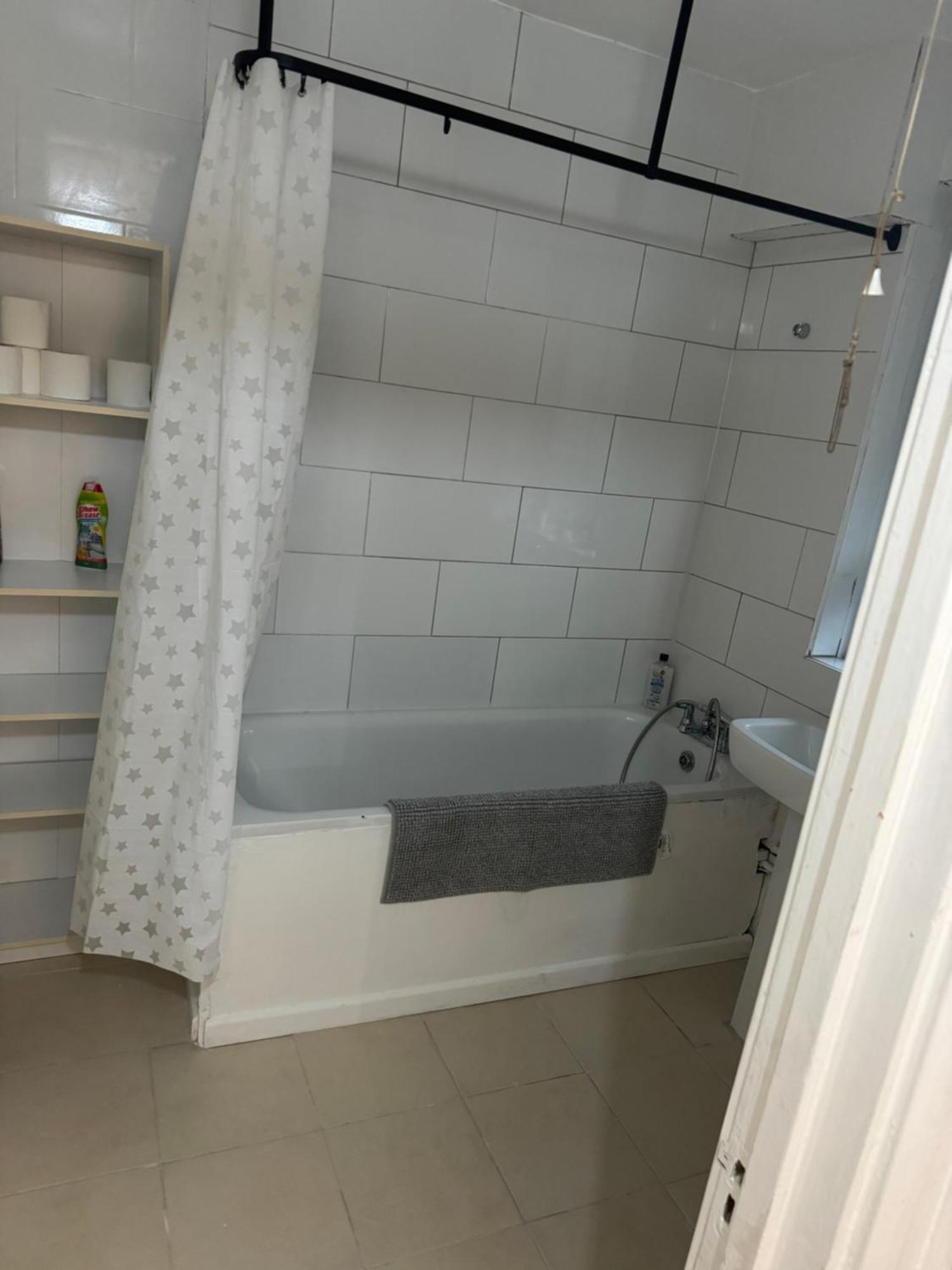 One Bedroom Apartment In Tower Bridge Road Лондон Экстерьер фото