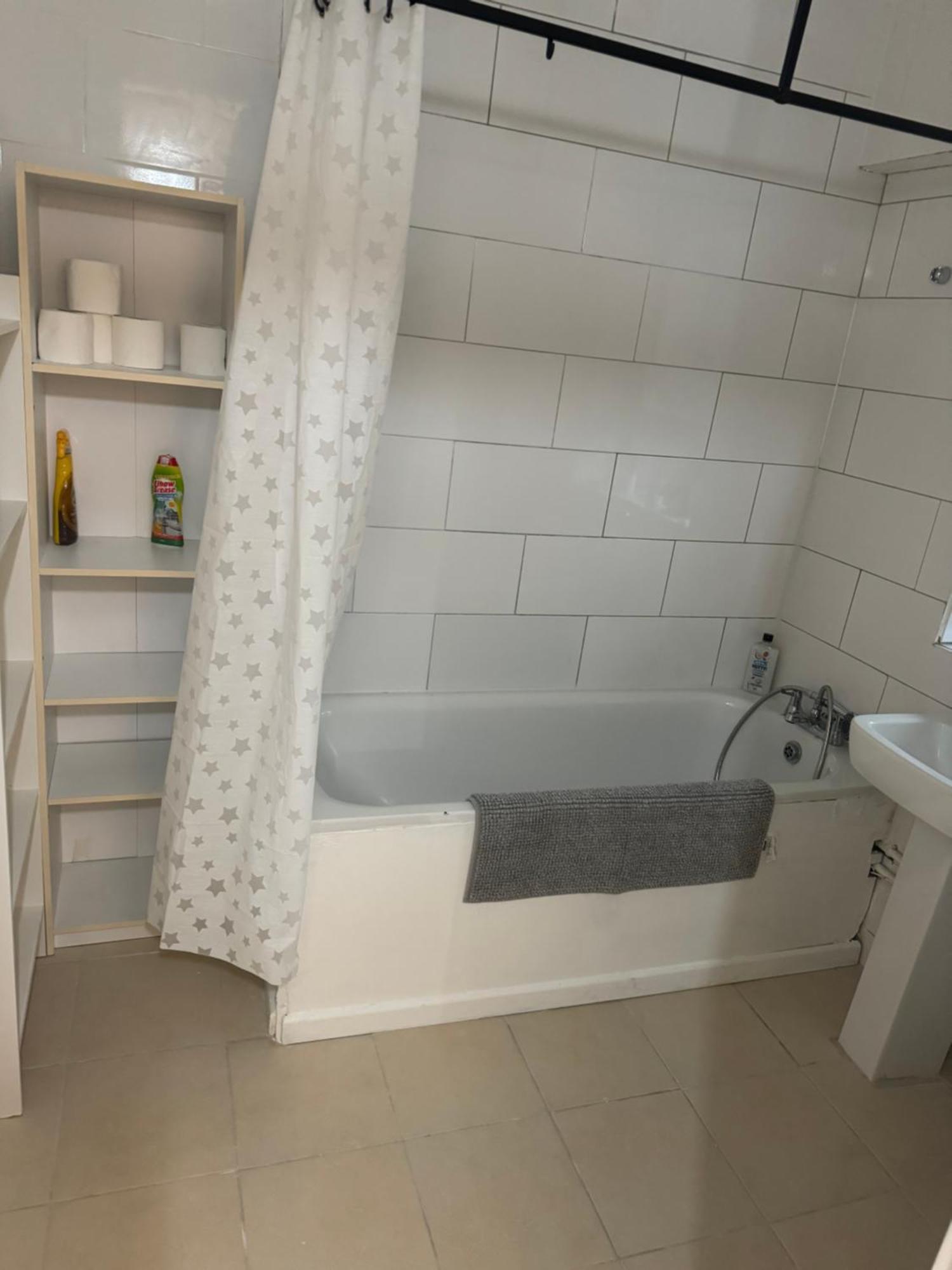 One Bedroom Apartment In Tower Bridge Road Лондон Экстерьер фото